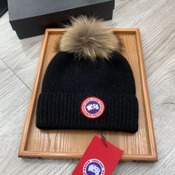 New Canada Goose Black Beanie with Tan Pom - Picture 3 of 4